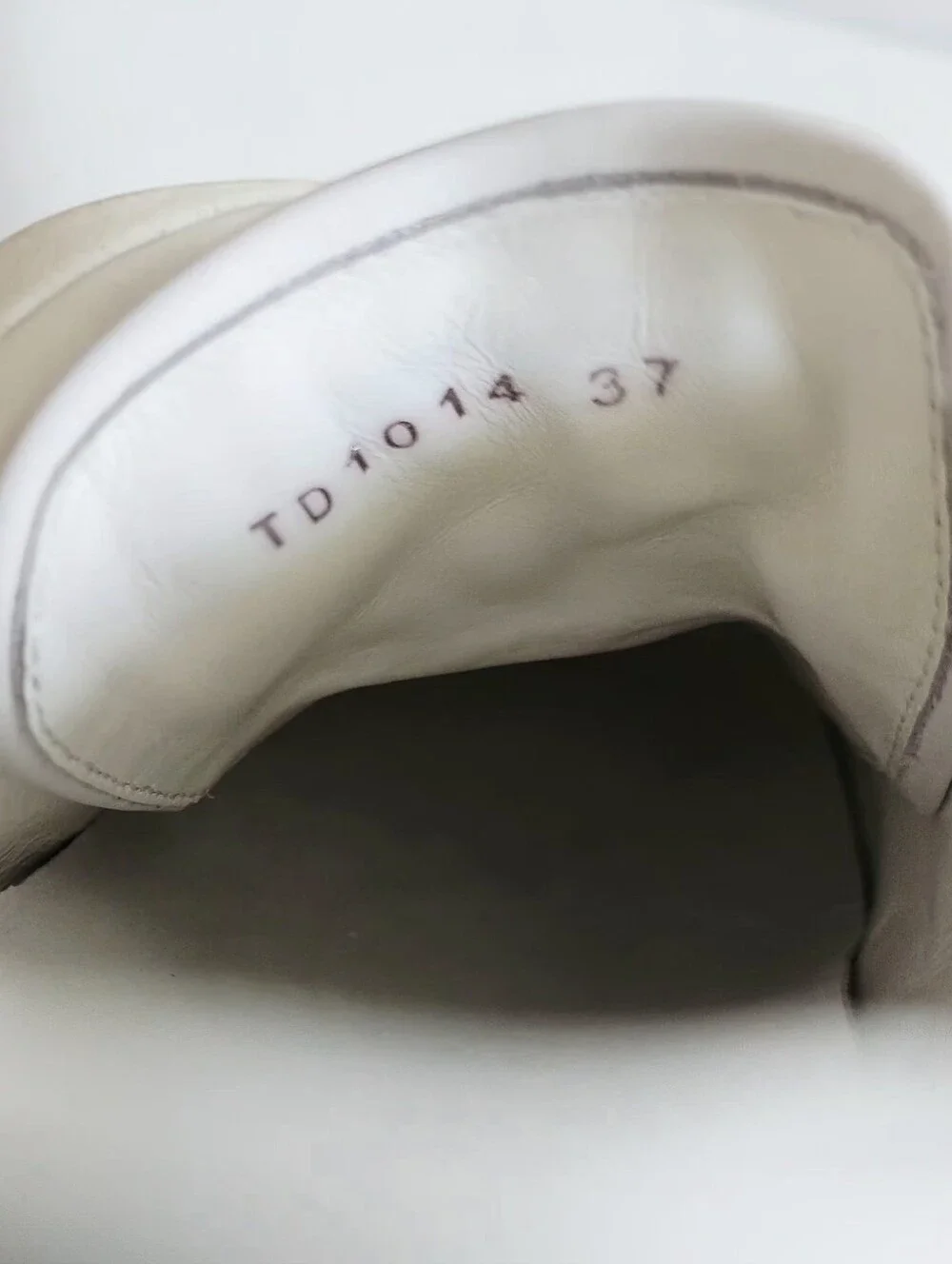 Louis Vuitton White Damier Leather Sneakers